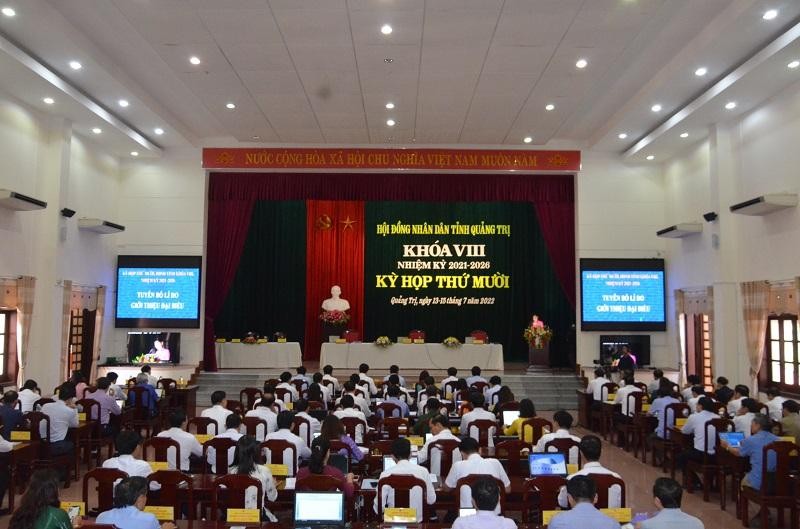 Tổng thu ngân sách trên địa bàn Quảng Trị đến thời điểm hiện tại ước thực hiện 2.839 tỉ đồng, đạt 68% dự toán địa phương; tổng vốn đầu tư thực hiện toàn xã hội ước đạt 11.200 tỉ đồng. Số lao động được tạo việc làm mới ước đạt 10.756 lao động... Tổng thu ngân sách trên địa bàn Quảng Trị đến thời điểm hiện tại ước thực hiện 2.839 tỉ đồng, đạt 68% dự toán địa phương; tổng vốn đầu tư thực hiện toàn xã hội ước đạt 11.200 tỉ đồng. Số lao động được tạo việc làm mới ước đạt 10.756 lao động...