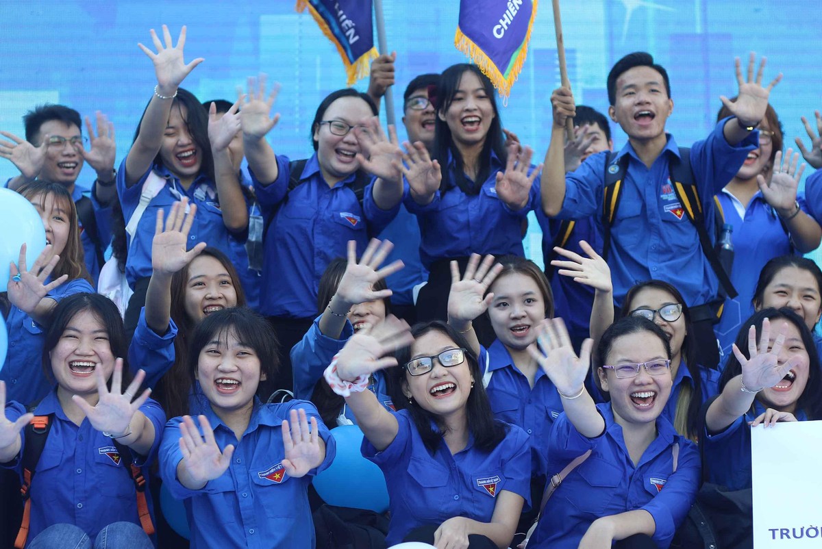 Ngoài ra, thành phố cũng tập trung triển khai cao điểm ra quân thực hiện chiến dịch mùa hè phòng, chống sốt xuất huyết, không để lây lan phát sinh thêm, hạn chế thấp nhất các tổn thất, thương vong liên quan đến sốt xuất huyết. Sẵn sàng kịch bản ứng phó cho mọi tình huống dịch bệnh.