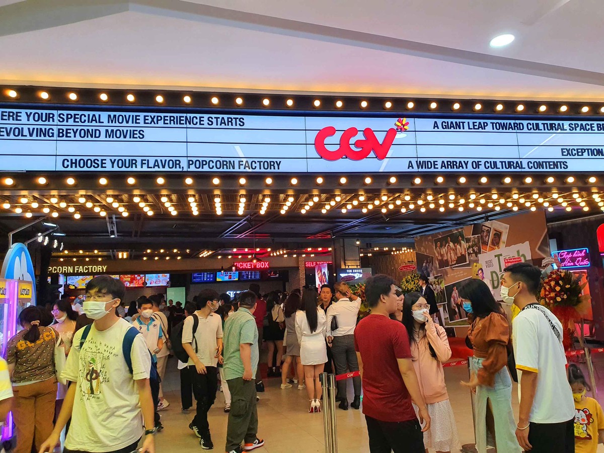 Sau 1 năm bị thất thu, hiện nay các rạp tung ra các bộ phim hay để hút khách.