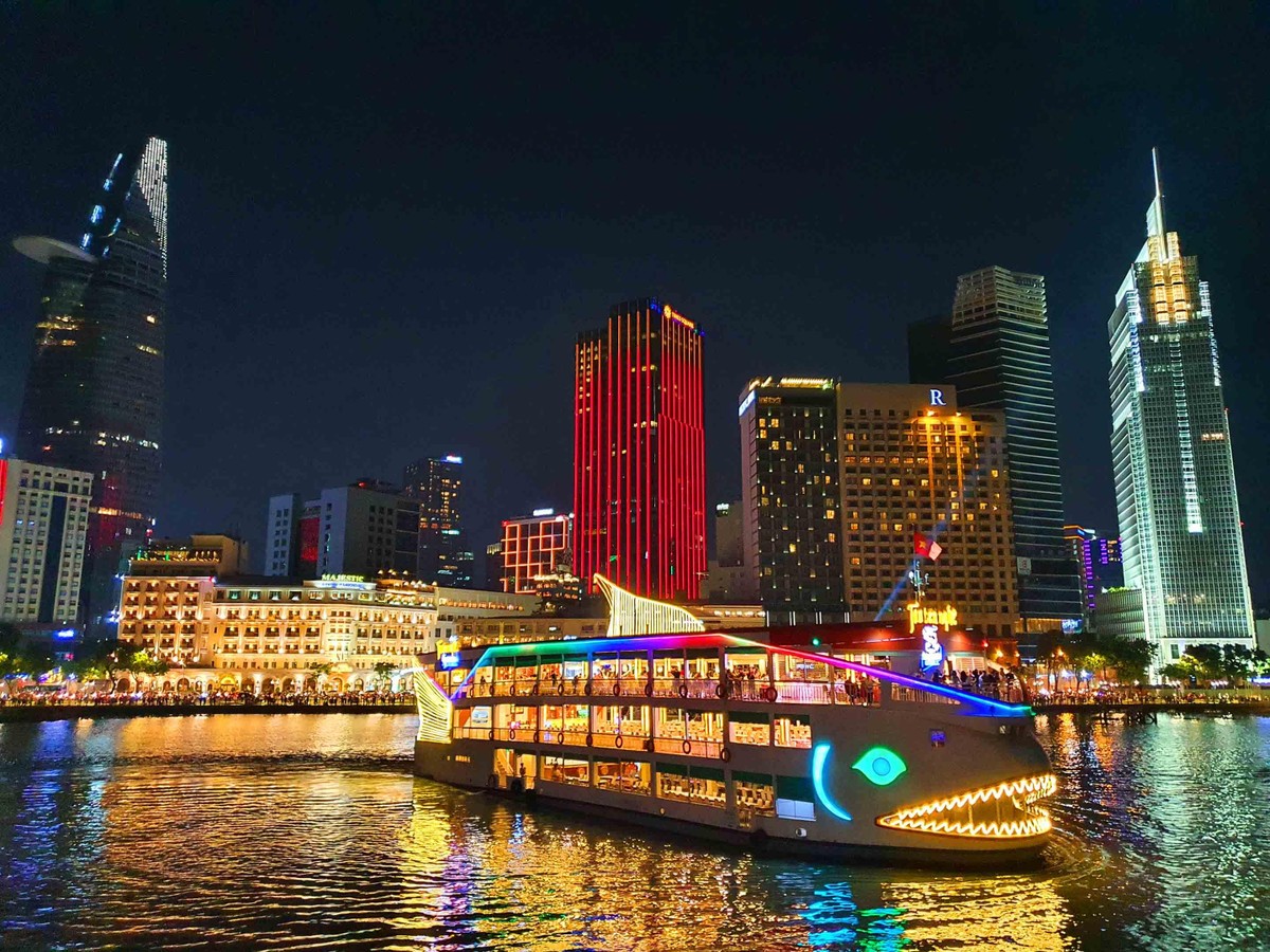 Với đà phục hồi mạnh mẽ và tương đối toàn diện trong nửa đầu năm 2022, ngành thống kê TPHCM dự báo quý 3 tới đây tăng trưởng của thành phố sẽ đạt mức tăng đột biến và hoàn thành vượt mức kế hoạch năm đề ra.