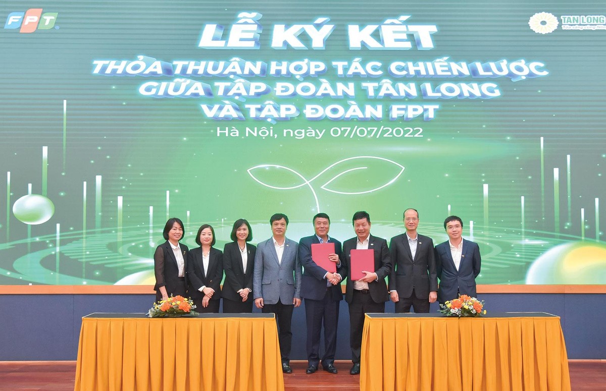 Lãnh đạo Tân Long và FPT ký kết hợp tác toàn diện Lãnh đạo Tân Long và FPT ký kết hợp tác toàn diện
