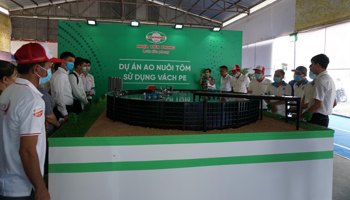 Mô hình ao nuôi bằng vách PE và thùng T50 của Nhựa Tiền Phong được rất được quan tâm tại Hội chợ Triển lãm quốc tế ngành tôm Việt Nam - Vietshrimp Mô hình ao nuôi bằng vách PE và thùng T50 của Nhựa Tiền Phong được rất được quan tâm tại Hội chợ Triển lãm quốc tế ngành tôm Việt Nam - Vietshrimp