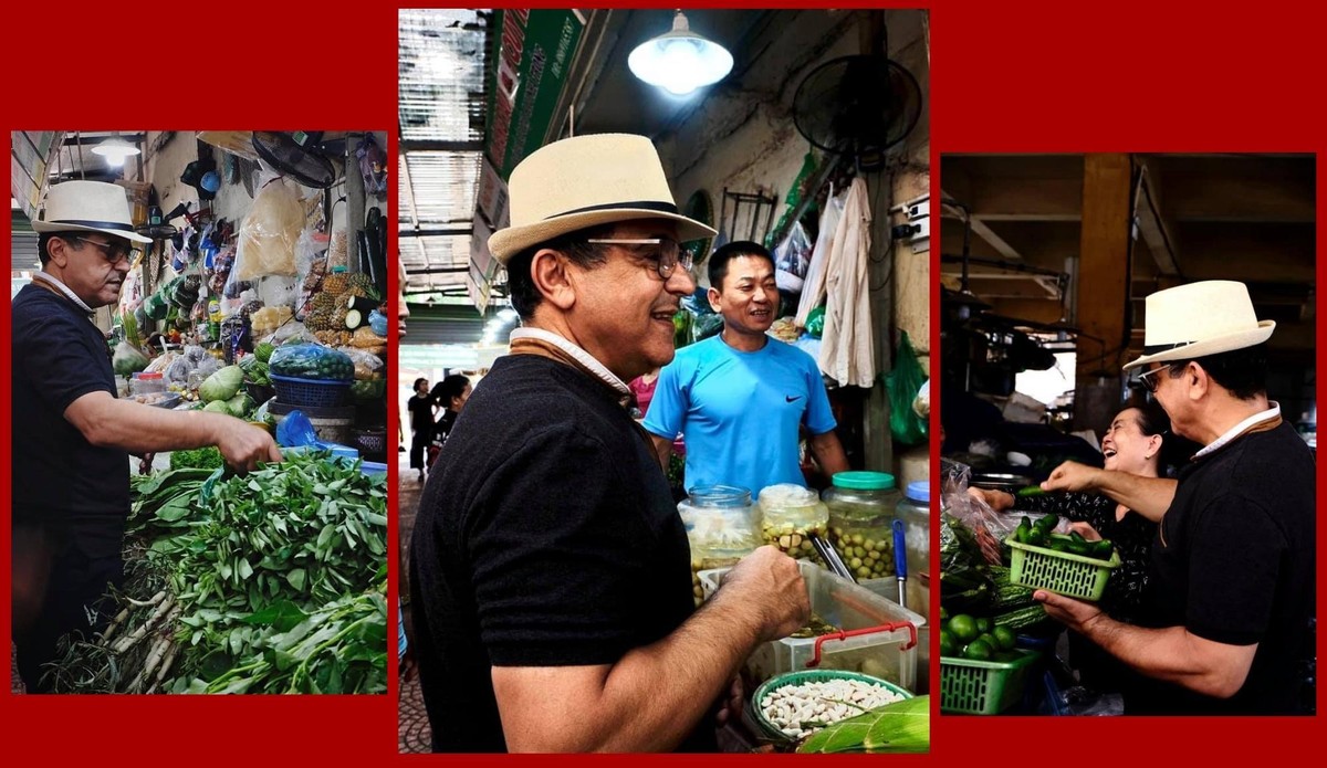 Đại sứ Saadi Salama đi chợ Hôm tại Hà Nội.