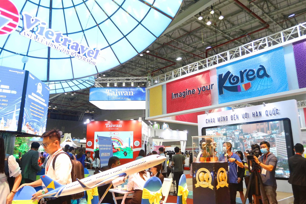 Gian hàng của các nước tại triển lãm. Gian hàng của các nước tại triển lãm.