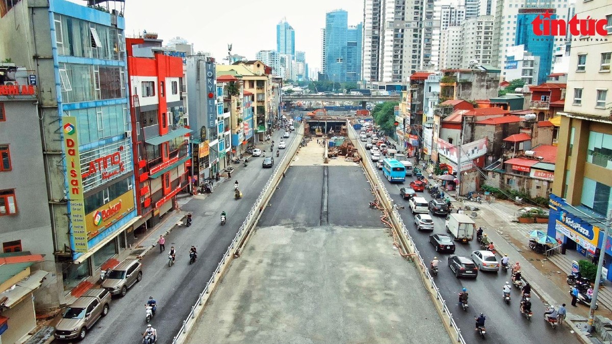 Thi công gờ chắn bánh phía đường Lê Văn Lương dự kiến hoàn thành trước 25/9/2022. Thi công gờ chắn bánh phía đường Lê Văn Lương dự kiến hoàn thành trước 25/9/2022.