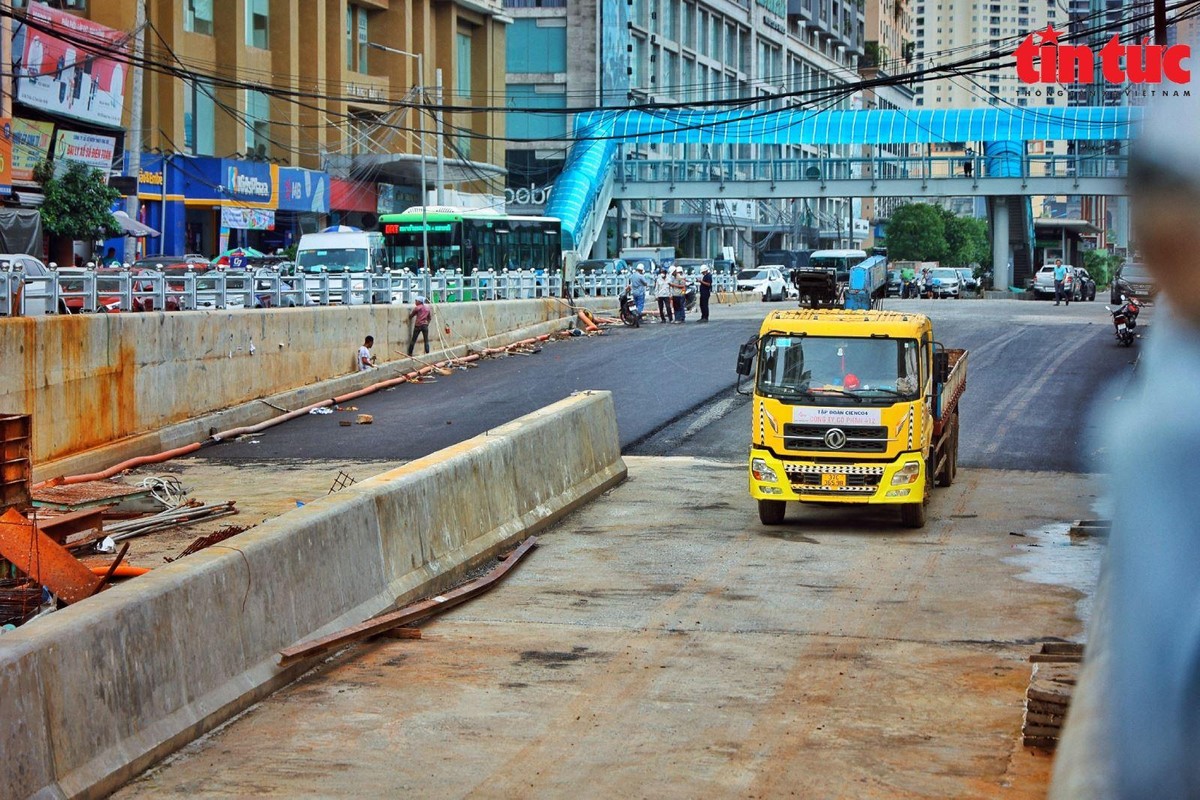 Hầm đã cơ bản hoàn thành các hạng mục chính, đang hoàn thiện các hạng mục cuối cùng. Hầm đã cơ bản hoàn thành các hạng mục chính, đang hoàn thiện các hạng mục cuối cùng.