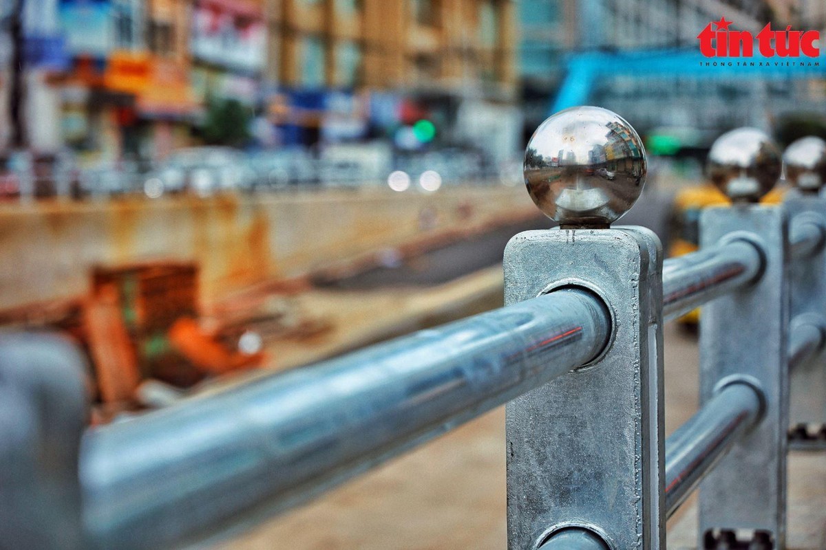 Các hạng mục phụ trợ: Cây xanh, chiếu sáng, thảm bê tông nhựa lớp trên C12,5, đèn tín hiệu... dự kiến xong trước ngày 5/10/2022. Các hạng mục phụ trợ: Cây xanh, chiếu sáng, thảm bê tông nhựa lớp trên C12,5, đèn tín hiệu... dự kiến xong trước ngày 5/10/2022.