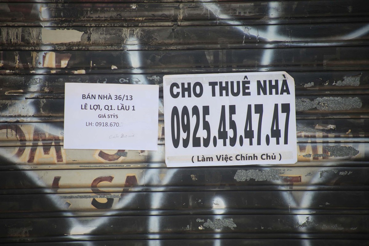 Qua điện thoại, hiếm hoi mới gặp anh Dương - chính chủ một căn nhà trong hẻm Lê Lợi rao bán ở lầu 1 với giá 5,5 tỷ. Anh Dương cho phóng viên biết, giá tầng trệt mặt tiền trung bình cho thuê đã là 250 triệu/tháng.