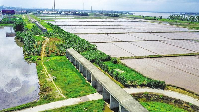 Một đoạn đường sắt Yên Viên - Phả Lại - Hạ Long - Cái Lân. Một đoạn đường sắt Yên Viên - Phả Lại - Hạ Long - Cái Lân.