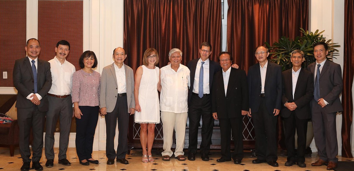 Ông Phạm Tuấn Anh tổ chức cuộc gặp gỡ giữa vợ chồng ông Joe Damond, Trưởng đoàn đàm phán Hiệp định Thương mại tự do Việt Nam – Hoa Kỳ (phía Hoa Kỳ) với các thành viên Đoàn đàm phán phía Việt Nam, tại Hà Nội hồi tháng 8/2022.