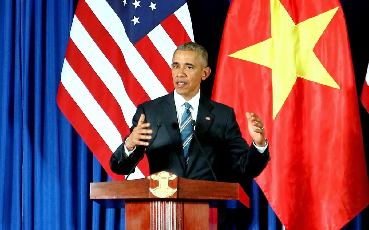 Tổng thống Hoa Kỳ Obama đã có bài phát biểu “lay động lòng người” trong chuyến thăm và làm việc tại Việt Nam năm 2016. Tổng thống Hoa Kỳ Obama đã có bài phát biểu “lay động lòng người” trong chuyến thăm và làm việc tại Việt Nam năm 2016.