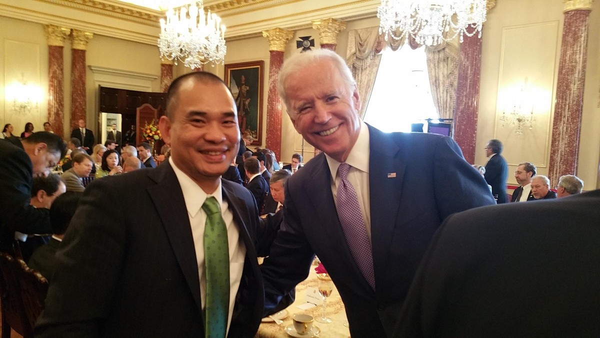 Ông Phạm Tuấn Anh và Tổng thống Joe Biden.
