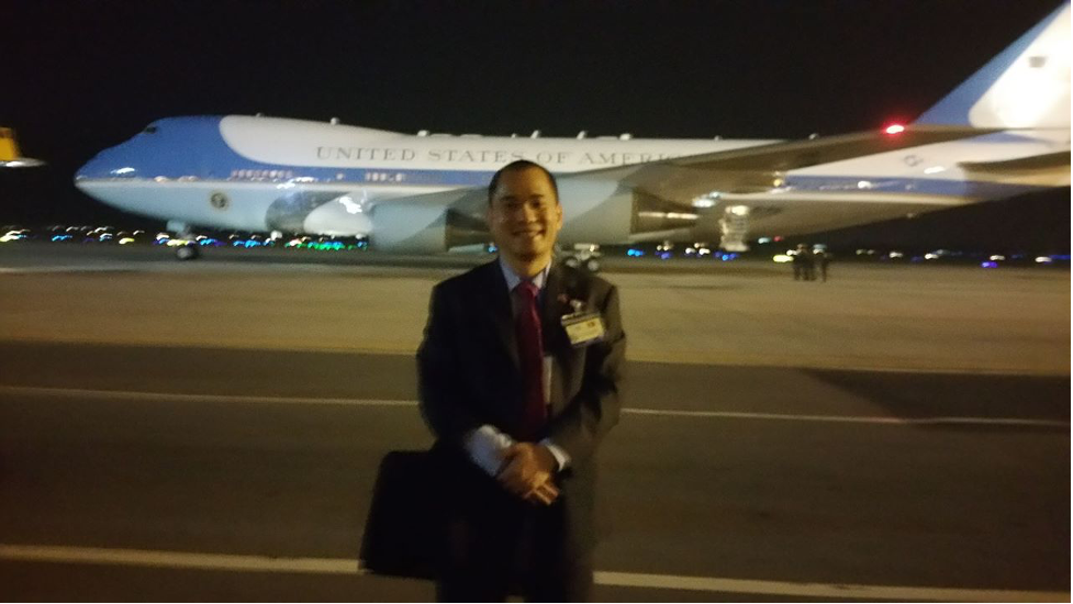 Ông Phạm Tuấn Anh chuẩn bị đón Tổng thống Obama ở Nội Bài đêm 22/5/2016. Ông Phạm Tuấn Anh chuẩn bị đón Tổng thống Obama ở Nội Bài đêm 22/5/2016.