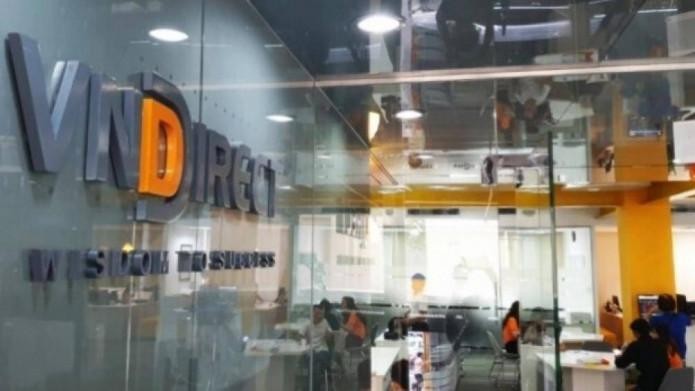 VNDirect cho biết đang phối hợp và làm việc với cơ quan Nhà nước, cơ quan công an có thẩm quyền để truy tìm và xử lý các đối tượng tung tin đồn thất thiệt, VNDirect cho biết đang phối hợp và làm việc với cơ quan Nhà nước, cơ quan công an có thẩm quyền để truy tìm và xử lý các đối tượng tung tin đồn thất thiệt,