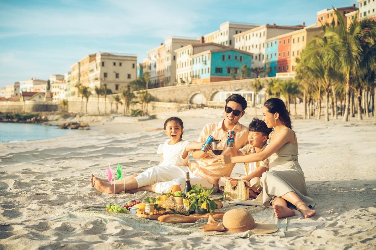 Một góc Sunset Town - thị trấn hoàng hôn được Sun Property kiến tạo tại Nam đảo Ngọc. Ảnh Sun Property