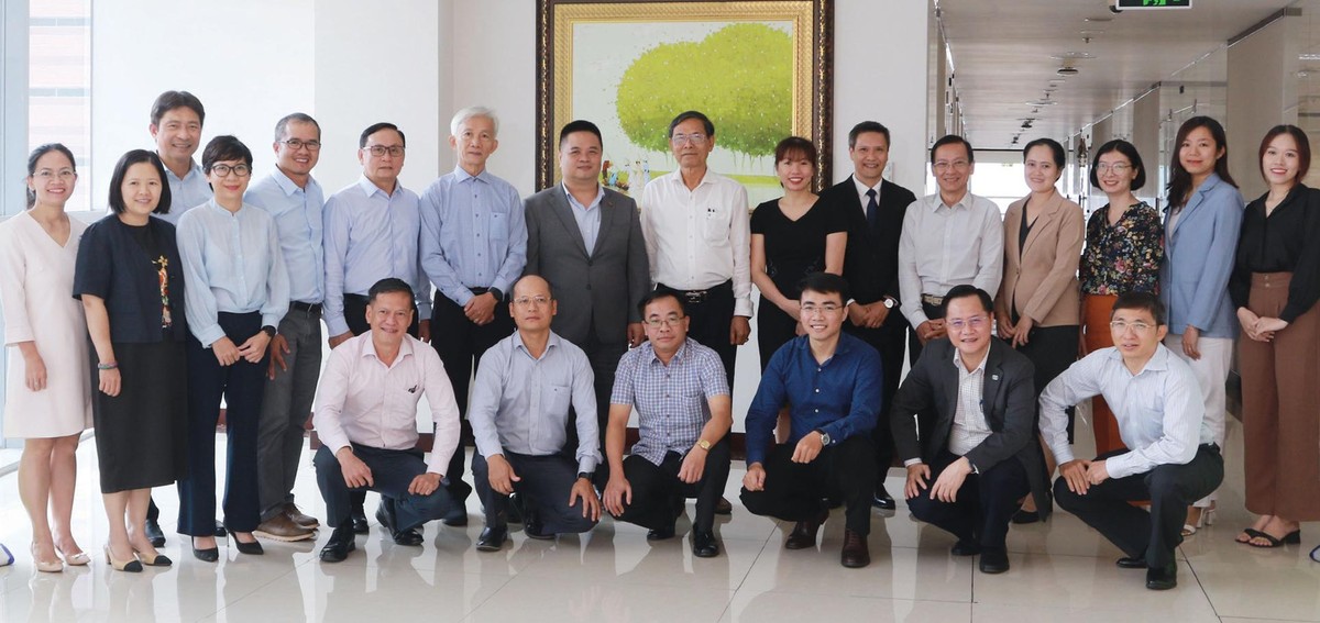 Các thành viên Hội đồng bình chọn và Ban tổ chức Các thành viên Hội đồng bình chọn và Ban tổ chức