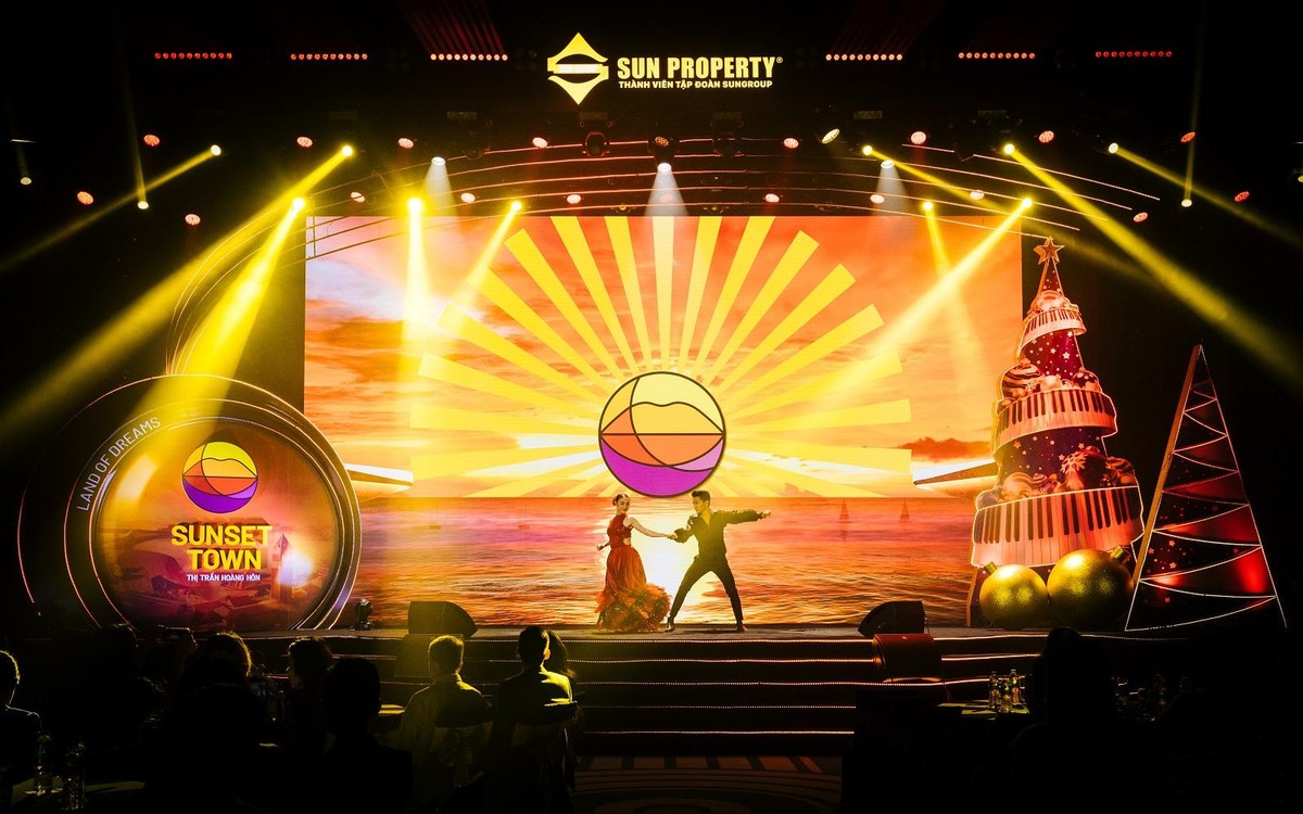 Sân khấu ấn tượng ra mắt thị trấn Hoàng hôn Sunset town Sân khấu ấn tượng ra mắt thị trấn Hoàng hôn Sunset town