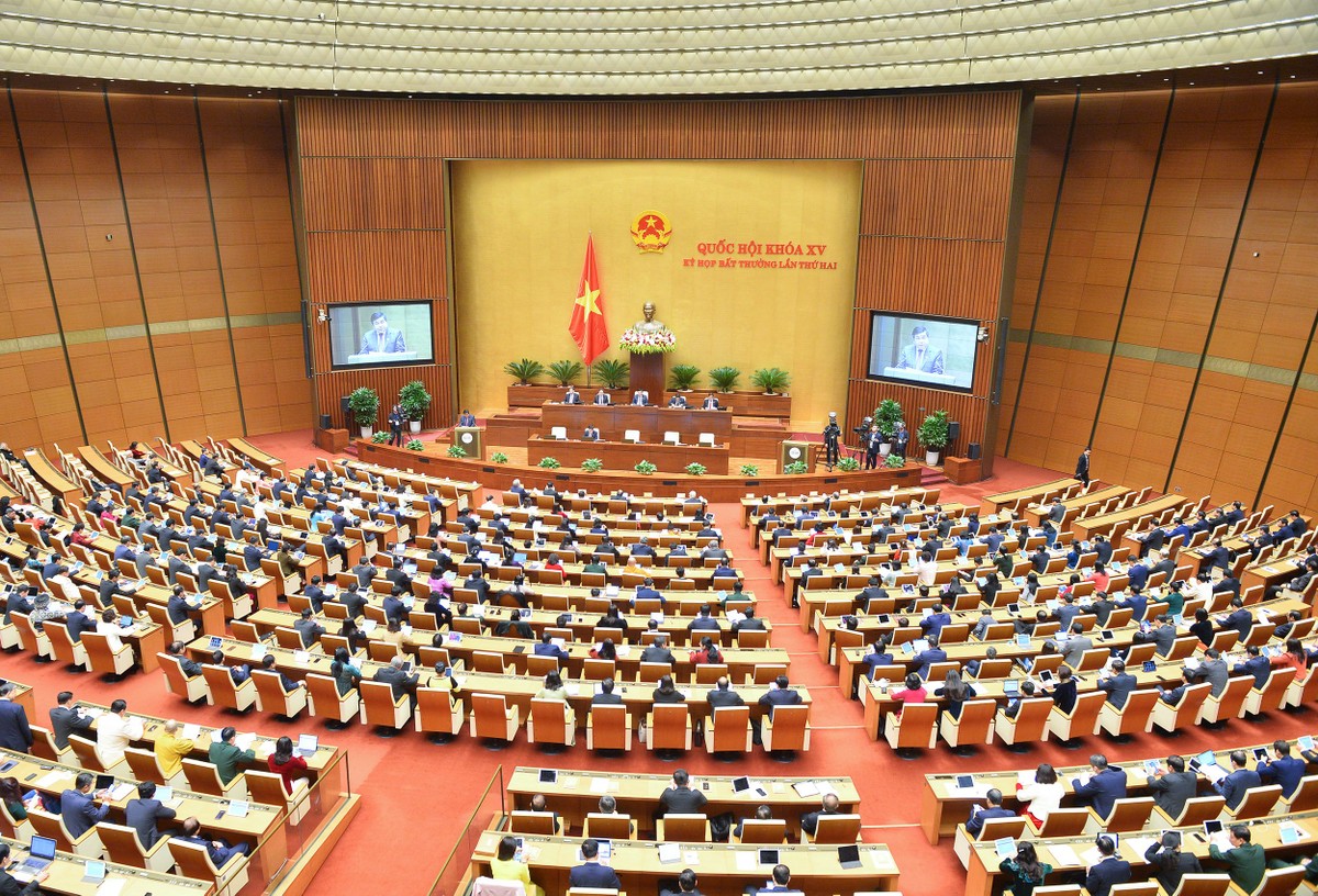 Trình bày Tờ trình tóm tắt về Quy hoạch tổng thể quốc gia thời kỳ 2021-2030, tầm nhìn đến năm 2050, Bộ trưởng Bộ Kế hoạch và Đầu tư Nguyễn Chí Dũng đã nêu các căn cứ và quá trình xây dựng Quy hoạch tổng thể quốc gia; Thực trạng phát triển và tổ chức không gian phát triển đất nước giai đoạn vừa qua; Kết quả đạt được, hạn chế, yếu kém chủ yếu, nguyên nhân. Trình bày Tờ trình tóm tắt về Quy hoạch tổng thể quốc gia thời kỳ 2021-2030, tầm nhìn đến năm 2050, Bộ trưởng Bộ Kế hoạch và Đầu tư Nguyễn Chí Dũng đã nêu các căn cứ và quá trình xây dựng Quy hoạch tổng thể quốc gia; Thực trạng phát triển và tổ chức không gian phát triển đất nước giai đoạn vừa qua; Kết quả đạt được, hạn chế, yếu kém chủ yếu, nguyên nhân.