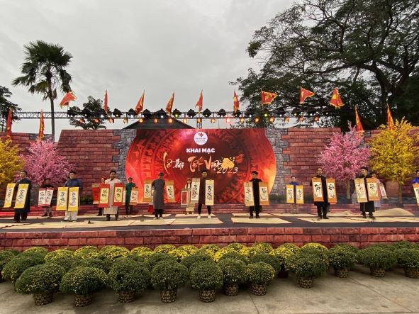 Hoạt động cho chữ của các Ông đồ