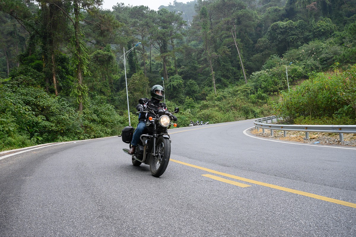 Con đường uốn lượn hấp dẫn với mọi phượt thủ