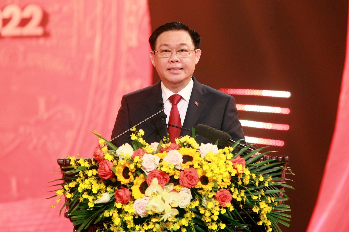 Chủ tịch Quốc hội Vương Đình Huệ phát biểu tại Lễ trao giải. (Ảnh: Chí Cường) Chủ tịch Quốc hội Vương Đình Huệ phát biểu tại Lễ trao giải. (Ảnh: Chí Cường)