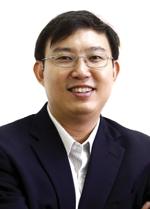 Ông Nguyễn Xuân Thành , Giảng viên Trường Chính sách công và Quản lý Fulbrigh Ông Nguyễn Xuân Thành , Giảng viên Trường Chính sách công và Quản lý Fulbrigh