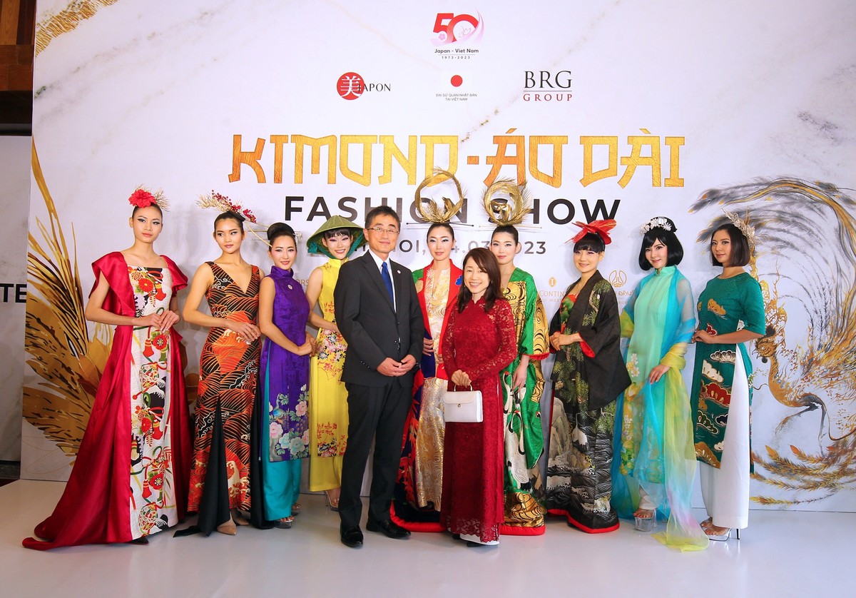 Thành công vượt mong đợi, chương trình Kimono - Aodai Fashion show sẽ góp phần gắn kết bền chặt hơn nữa mối quan hệ hữu nghị, hợp tác và chia sẻ giữa người dân Việt Nam - Nhật Bản trong 50 năm tiếp theo và những cột mốc xa hơn nữa trong tương lai.