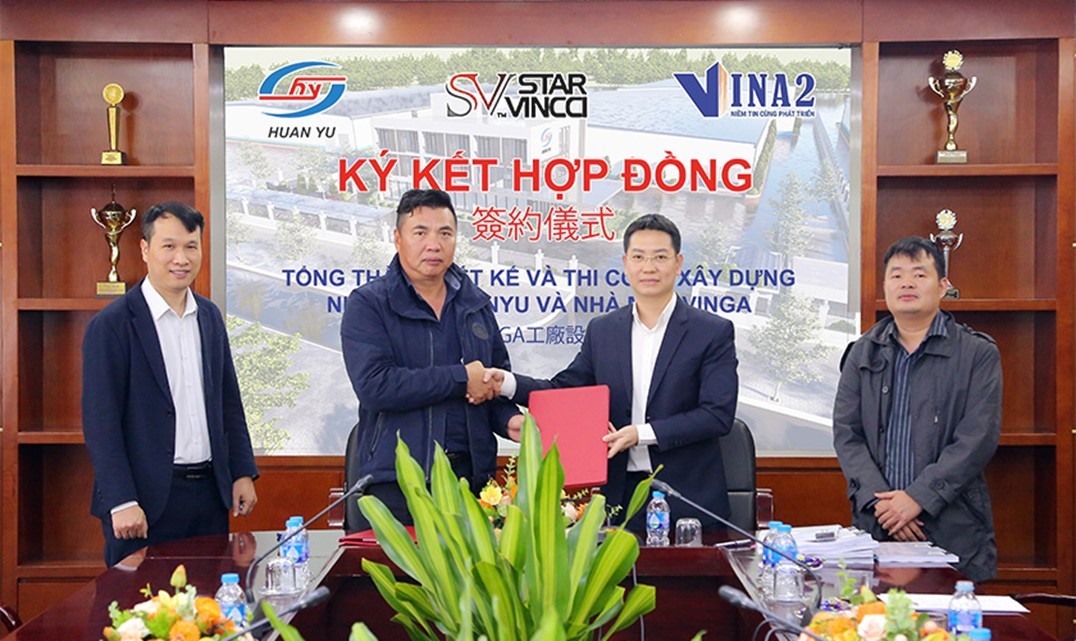 Ông Vũ Trọng Hùng (phải) - Phó tổng giám đốc VINA2 và ông Hung Pei Chi - Giám đốc Công ty TNHH HUANYU AUTOMATION VINA ký kết hợp đồng thi công dự án nhà xưởng HUANYU AUTOMATION Ông Vũ Trọng Hùng (phải) - Phó tổng giám đốc VINA2 và ông Hung Pei Chi - Giám đốc Công ty TNHH HUANYU AUTOMATION VINA ký kết hợp đồng thi công dự án nhà xưởng HUANYU AUTOMATION