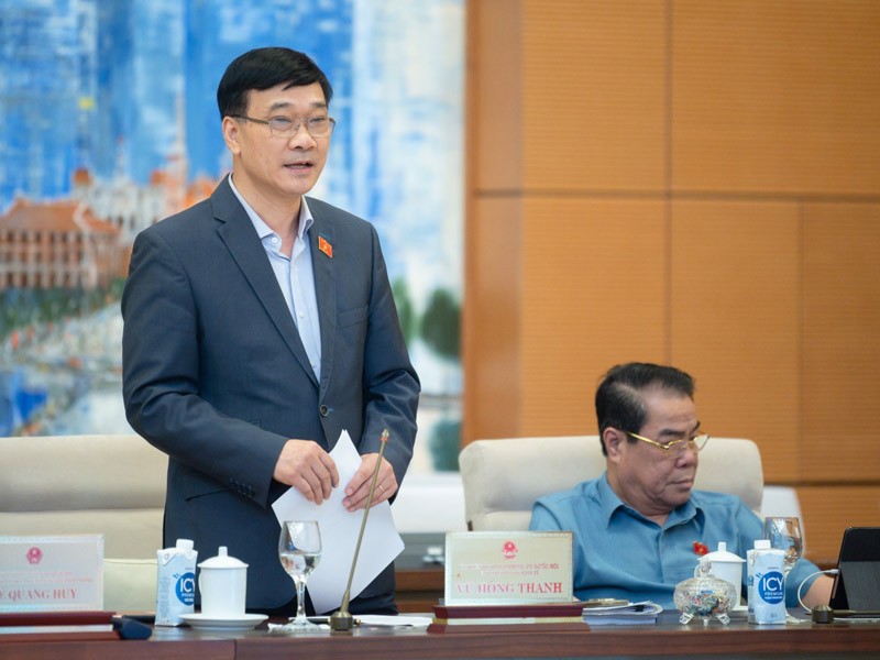 Chủ nhiệm Ủy ban Kinh tế Vũ Hồng Thanh phát biểu tại phiên họp. Chủ nhiệm Ủy ban Kinh tế Vũ Hồng Thanh phát biểu tại phiên họp.
