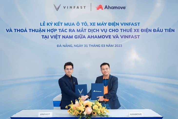 Du khách du lịch đến Đà Nẵng đã có thể dễ dàng đặt thuê xe máy điện VinFast Du khách du lịch đến Đà Nẵng đã có thể dễ dàng đặt thuê xe máy điện VinFast