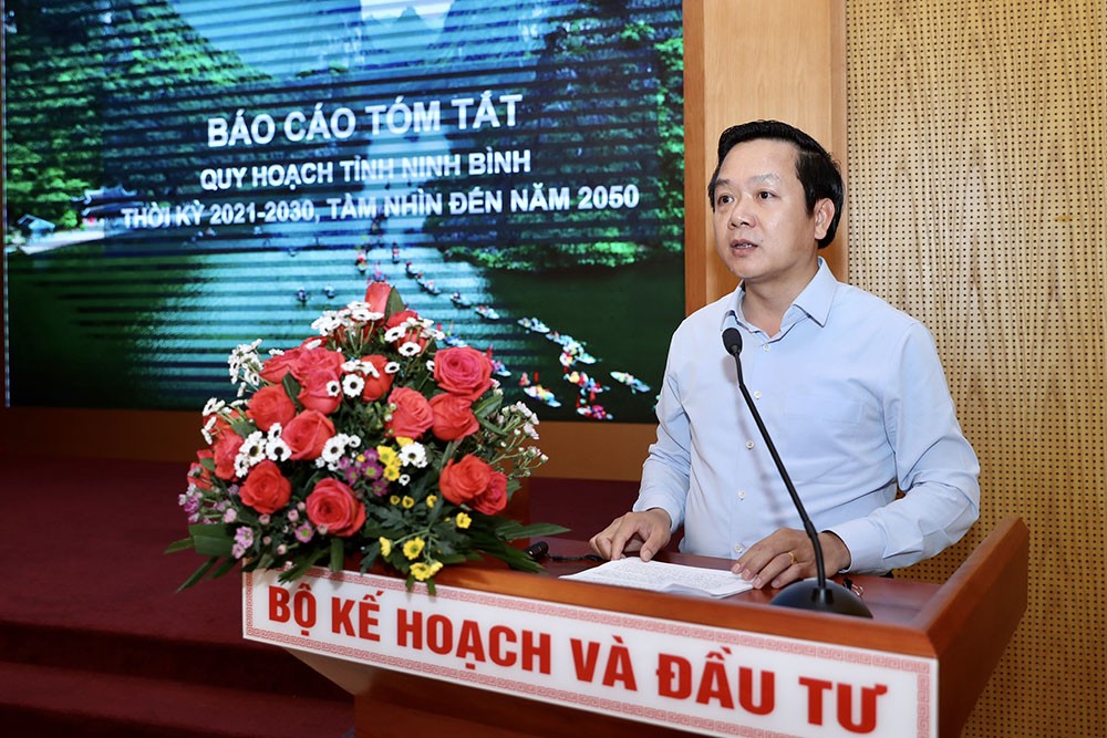 Chủ tịch UBND tỉnh Ninh Bình Phạm Quang Ngọc cho biết, mục tiêu đến năm 2030, tỉnh Ninh Bình phát triển hiệu quả, bao trùm và bền vững (Ảnh: Đức Trung) Chủ tịch UBND tỉnh Ninh Bình Phạm Quang Ngọc cho biết, mục tiêu đến năm 2030, tỉnh Ninh Bình phát triển hiệu quả, bao trùm và bền vững (Ảnh: Đức Trung)