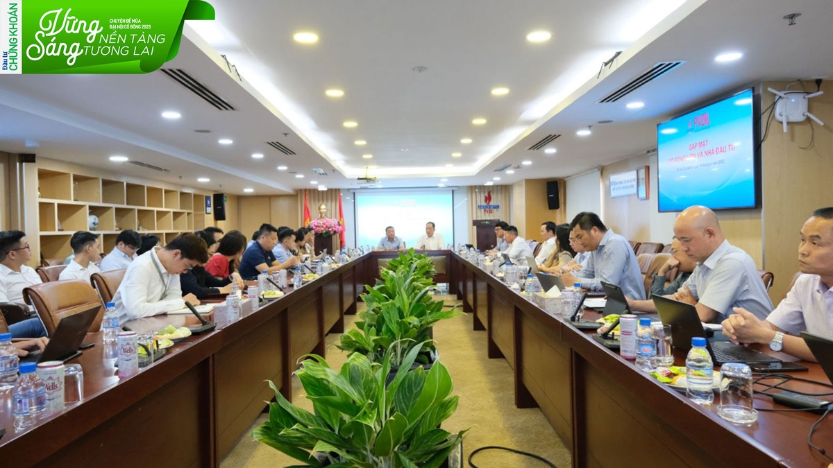 PVOIL gặp mặt các cổ đông lớn và nhà đầu tư PVOIL gặp mặt các cổ đông lớn và nhà đầu tư