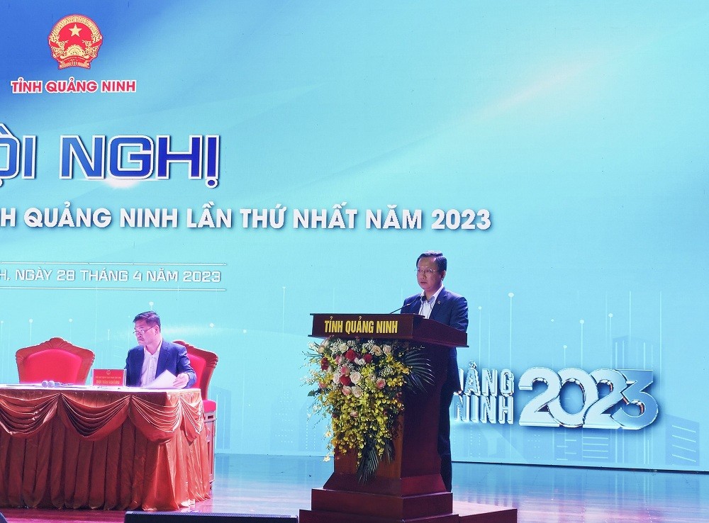 Ông Cao Tường Huy, Quyền Chủ tịch UBND tỉnh Quảng Ninh phát biểu kết luận hội nghị. Ảnh: Thanh Sơn Ông Cao Tường Huy, Quyền Chủ tịch UBND tỉnh Quảng Ninh phát biểu kết luận hội nghị. Ảnh: Thanh Sơn