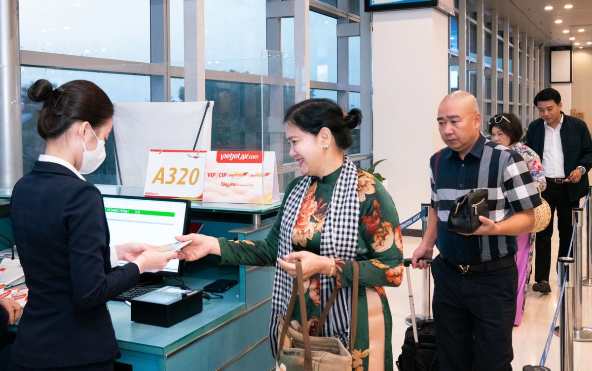 Dự báo hàng không và du lịch sẽ tăng trưởng mạnh trong năm 2023, Vietjet đã đặt ra nhiều mục tiêu lớn để hướng tới những kết quả cao hơn trong năm (ảnh: N.Q) Dự báo hàng không và du lịch sẽ tăng trưởng mạnh trong năm 2023, Vietjet đã đặt ra nhiều mục tiêu lớn để hướng tới những kết quả cao hơn trong năm (ảnh: N.Q)