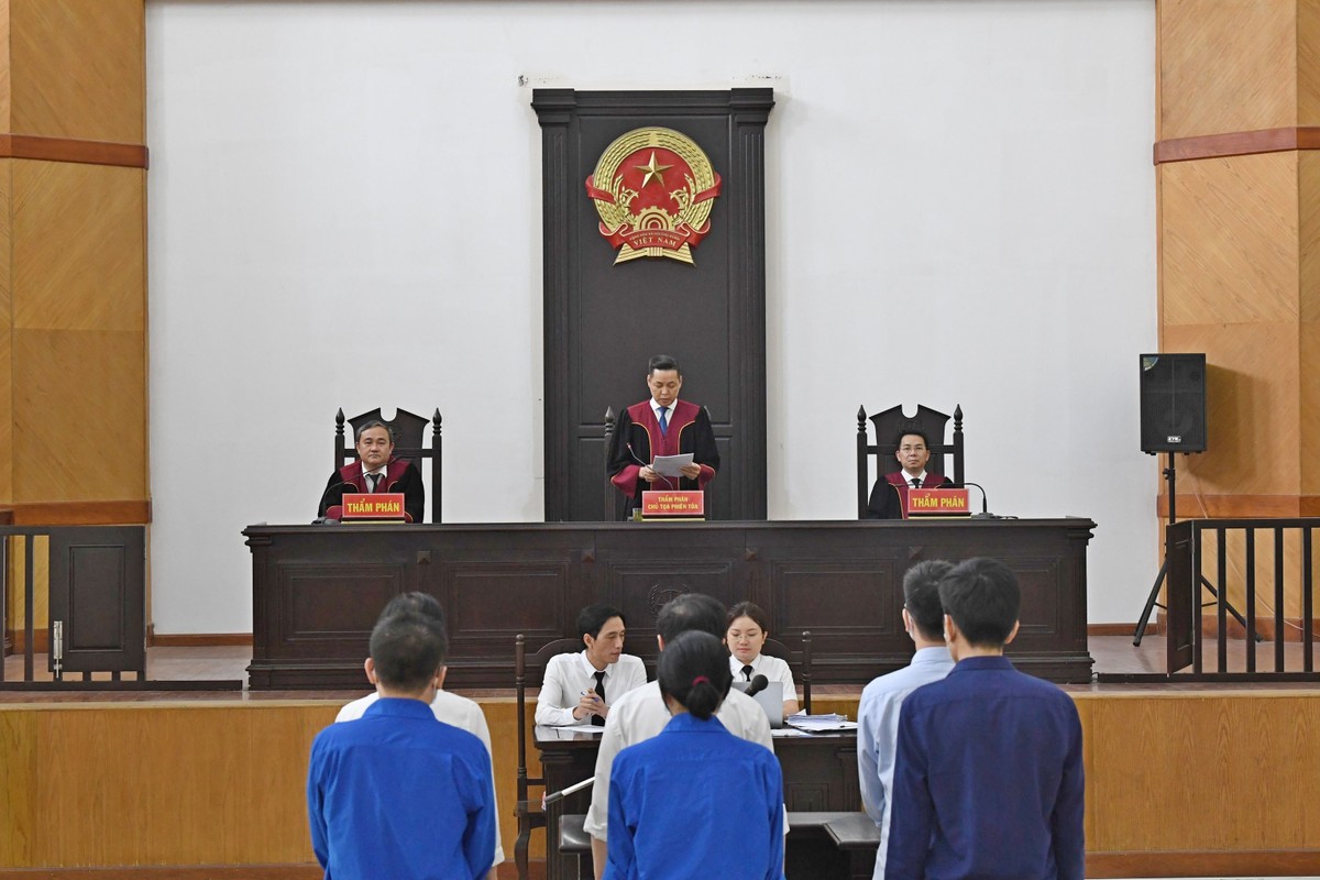 Hội đồng xét xử phúc thẩm Tòa án Nhân dân cấp cao tại Hà Nội.