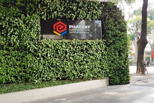 KCN Phát Đạt là công ty con do CTCP Phát triển Bất động sản Phát Đạt nắm 99,8% vốn