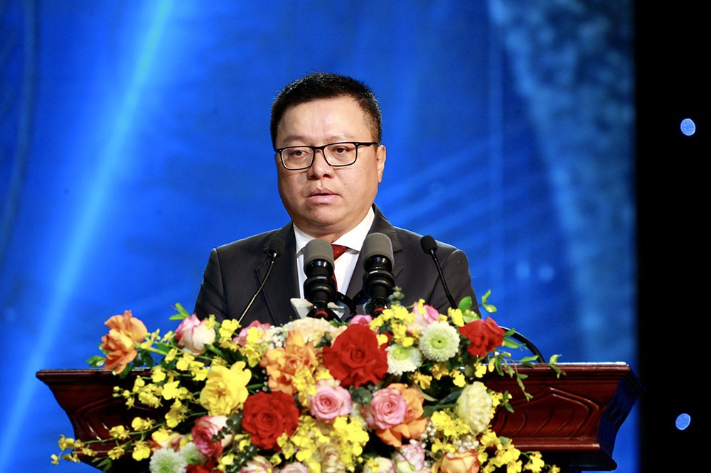 Nhà báo Lê Quốc Minh, Ủy viên Trung ương Đảng, Tổng Biên tập Báo Nhân Dân, Phó trưởng Ban Tuyên giáo Trung ương, Chủ tịch Hội Nhà báo Việt Nam, Chủ tịch Hội đồng Giải Báo chí Quốc gia. (Ảnh: Chí Cường) Nhà báo Lê Quốc Minh, Ủy viên Trung ương Đảng, Tổng Biên tập Báo Nhân Dân, Phó trưởng Ban Tuyên giáo Trung ương, Chủ tịch Hội Nhà báo Việt Nam, Chủ tịch Hội đồng Giải Báo chí Quốc gia. (Ảnh: Chí Cường)