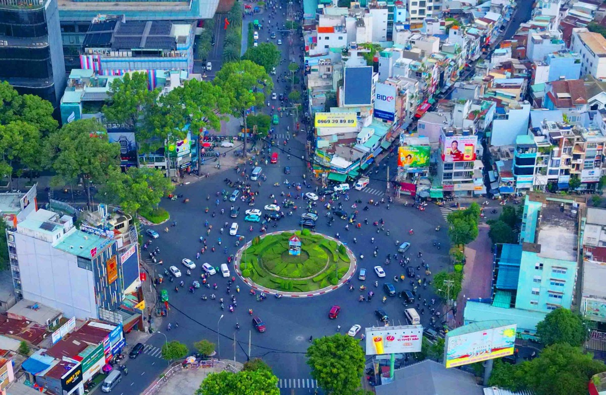 Giai đoạn 1 của dự án (đoạn Bến Thành - Tham Lương): Đầu tư xây dựng nhằm bổ sung phương thức vận chuyển khối lượng lớn, giải quyết nhu cầu đi lại của người dân từ trung tâm thành phố về phía Tây Bắc và ngược lại. Giai đoạn 1 của dự án (đoạn Bến Thành - Tham Lương): Đầu tư xây dựng nhằm bổ sung phương thức vận chuyển khối lượng lớn, giải quyết nhu cầu đi lại của người dân từ trung tâm thành phố về phía Tây Bắc và ngược lại.