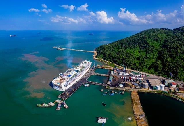 Cảng cạn tại Khu kinh tế Chân Mây-Lăng Cô với quy mô diện tích đến năm 2030 khoảng 10 ha - 20 ha, năng lực thông hàng khoảng 100.000 - 200.000 TEU/năm và giai đoạn 2050 đạt khoảng 120 ha. Cảng cạn tại Khu kinh tế Chân Mây-Lăng Cô với quy mô diện tích đến năm 2030 khoảng 10 ha - 20 ha, năng lực thông hàng khoảng 100.000 - 200.000 TEU/năm và giai đoạn 2050 đạt khoảng 120 ha.