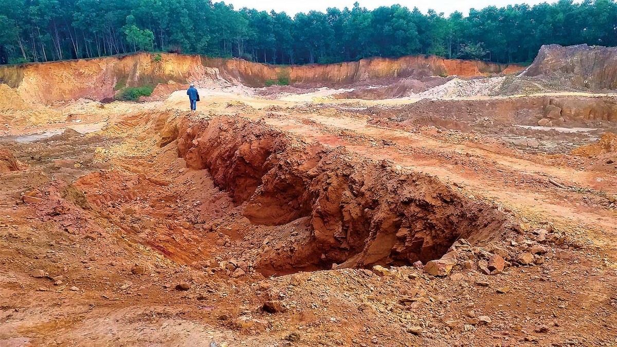 Thửa đất Hợp tác xã An Nông 1 quản lý (thôn Hòa Vang 3) bị khai thác tan hoang. Thửa đất Hợp tác xã An Nông 1 quản lý (thôn Hòa Vang 3) bị khai thác tan hoang.