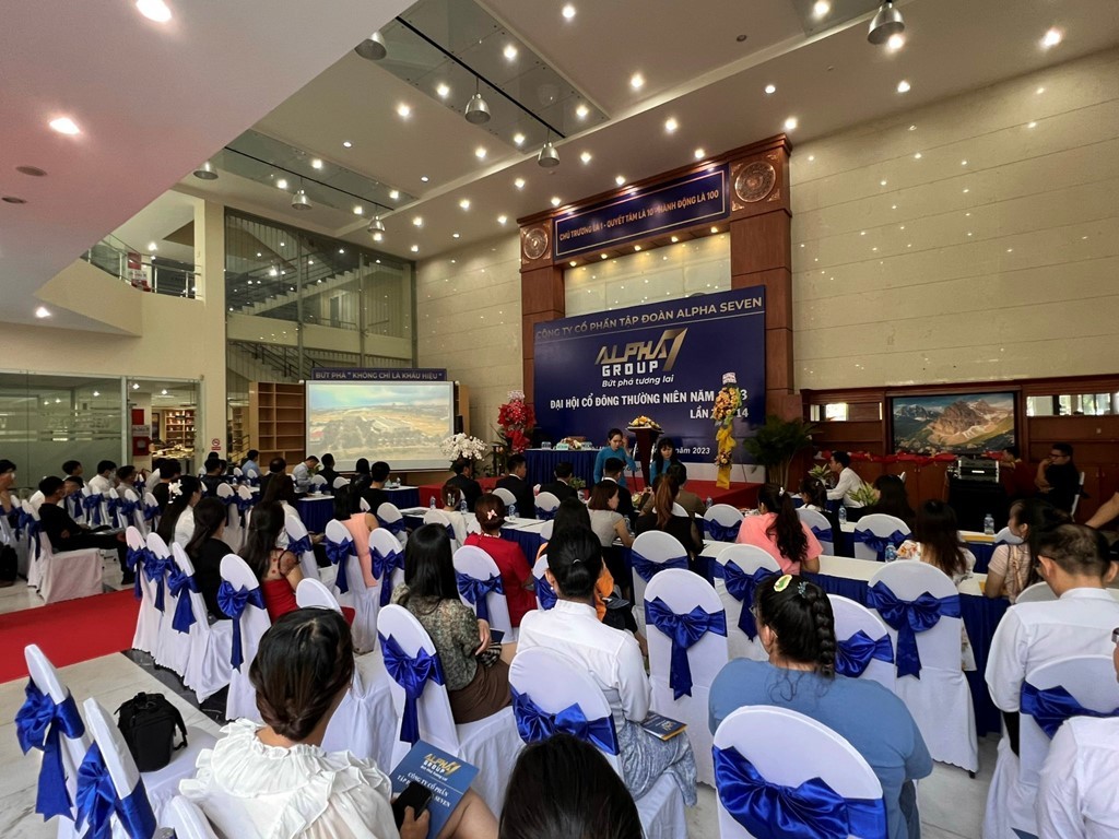 Các cổ đông tham gia Đại hội.