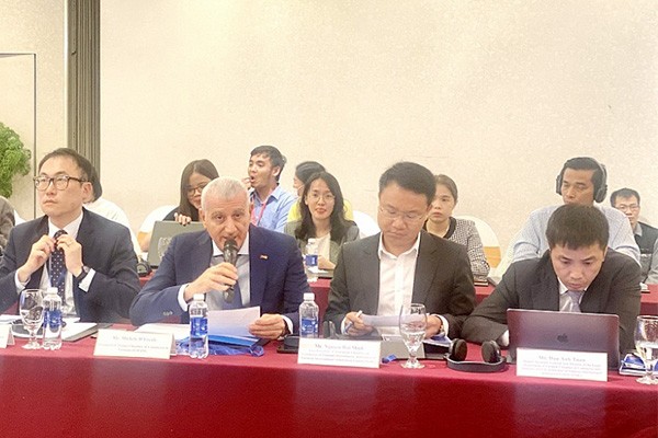 Ông Michele D’Ercole, Chủ tịch ICHAM nêu ý kiến tại hội thảo.