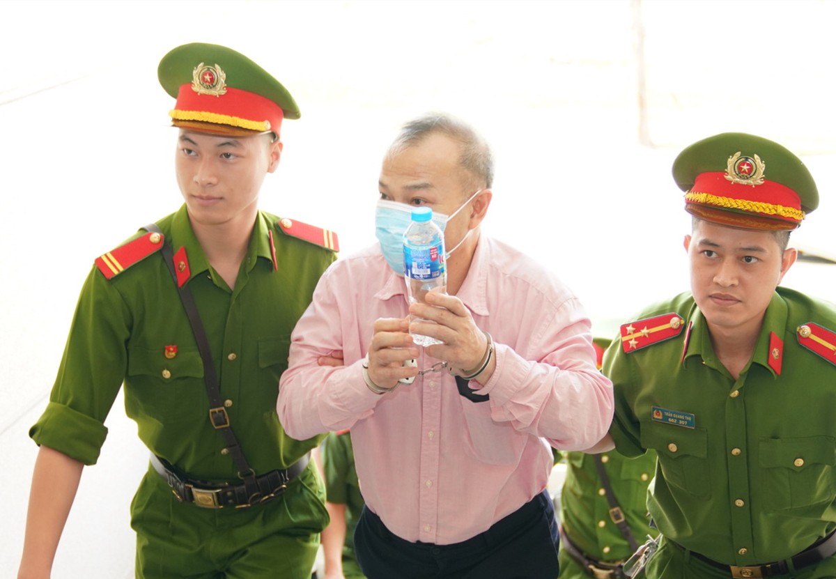 Cựu Thứ trưởng Bộ Ngoại giao Vũ Hồng Nam. Cựu Thứ trưởng Bộ Ngoại giao Vũ Hồng Nam.