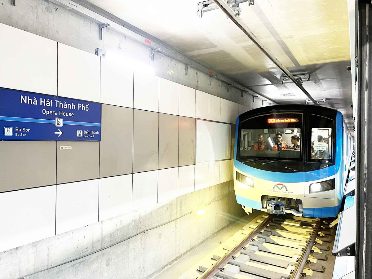 Đoan qua không gian ngầm Nhà hát thành phố. Đoan qua không gian ngầm Nhà hát thành phố.