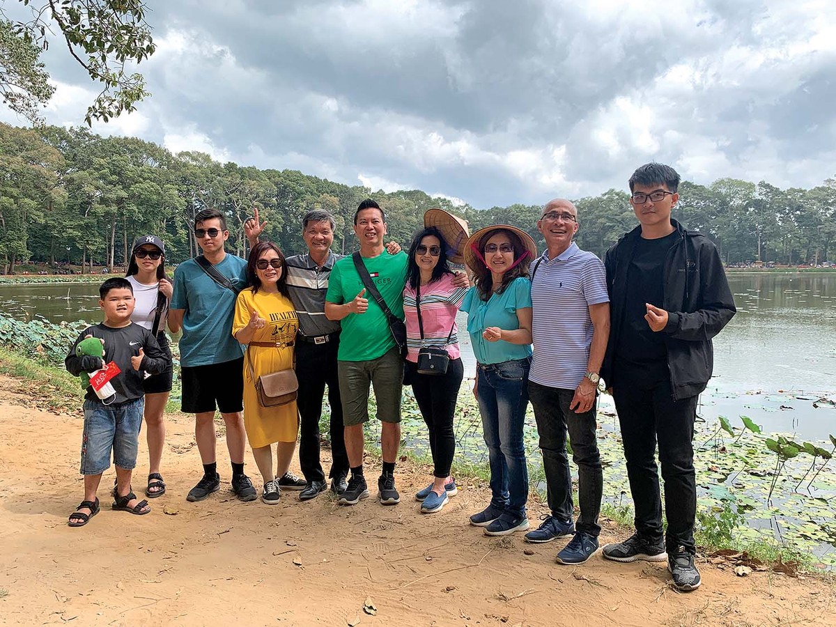 Du khách trải nghiệm thắng cảnh du lịch Ao Bà Om ở Trà Vinh Du khách trải nghiệm thắng cảnh du lịch Ao Bà Om ở Trà Vinh