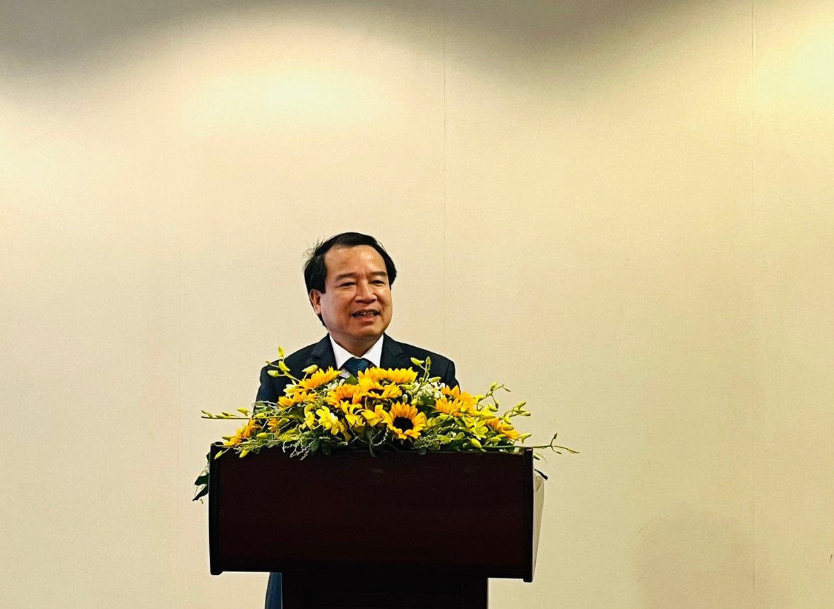 Ông Hà Văn Siêu, Phó Tổng Cục trưởng Cục Du lịch Việt Nam chia sẻ tại hội thảo. Ông Hà Văn Siêu, Phó Tổng Cục trưởng Cục Du lịch Việt Nam chia sẻ tại hội thảo.