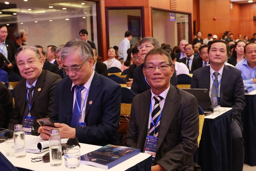 Các chuyên gia tham dự Diễn đàn. Ảnh: Lê Toàn