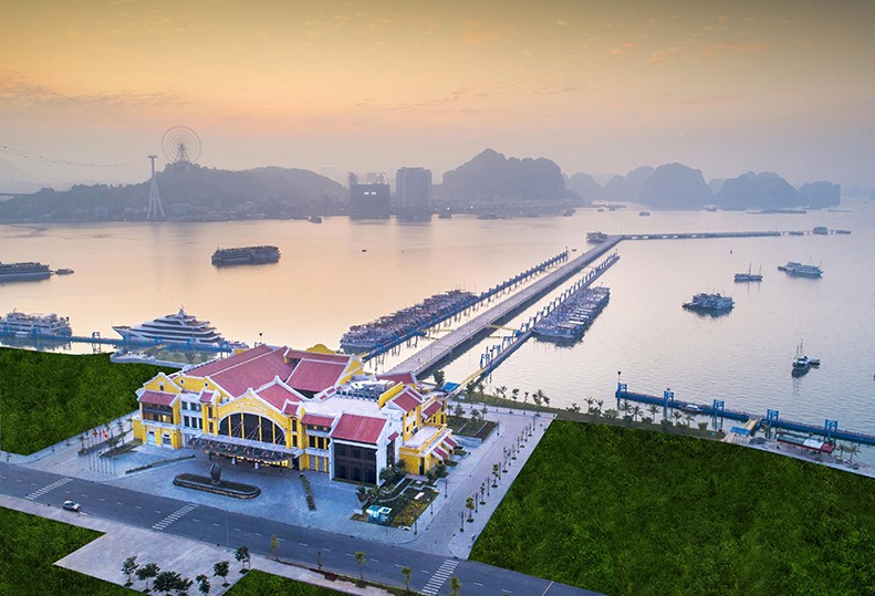 Ngắm vịnh di sản từ Cảng tàu khách quốc tế Hạ Long là một trong những trải nghiệm thú vị. Ngắm vịnh di sản từ Cảng tàu khách quốc tế Hạ Long là một trong những trải nghiệm thú vị.