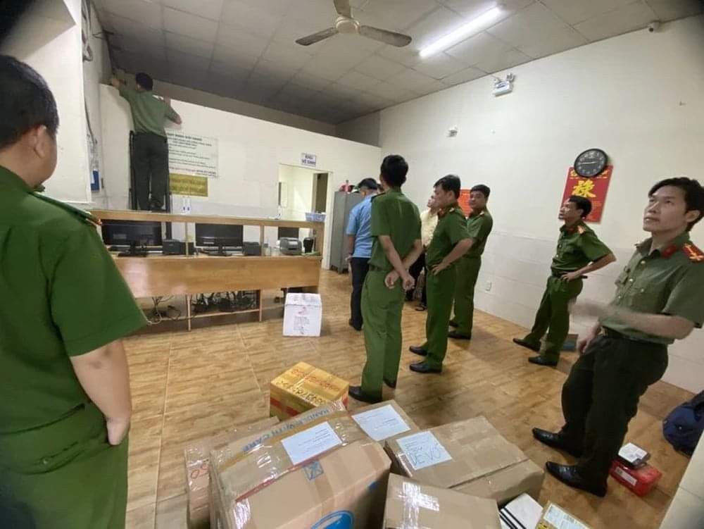 Cơ quan công an kiểm tra đồng loạt trụ sở và chi nhánh hãng xe Thành Bưởi Cơ quan công an kiểm tra đồng loạt trụ sở và chi nhánh hãng xe Thành Bưởi