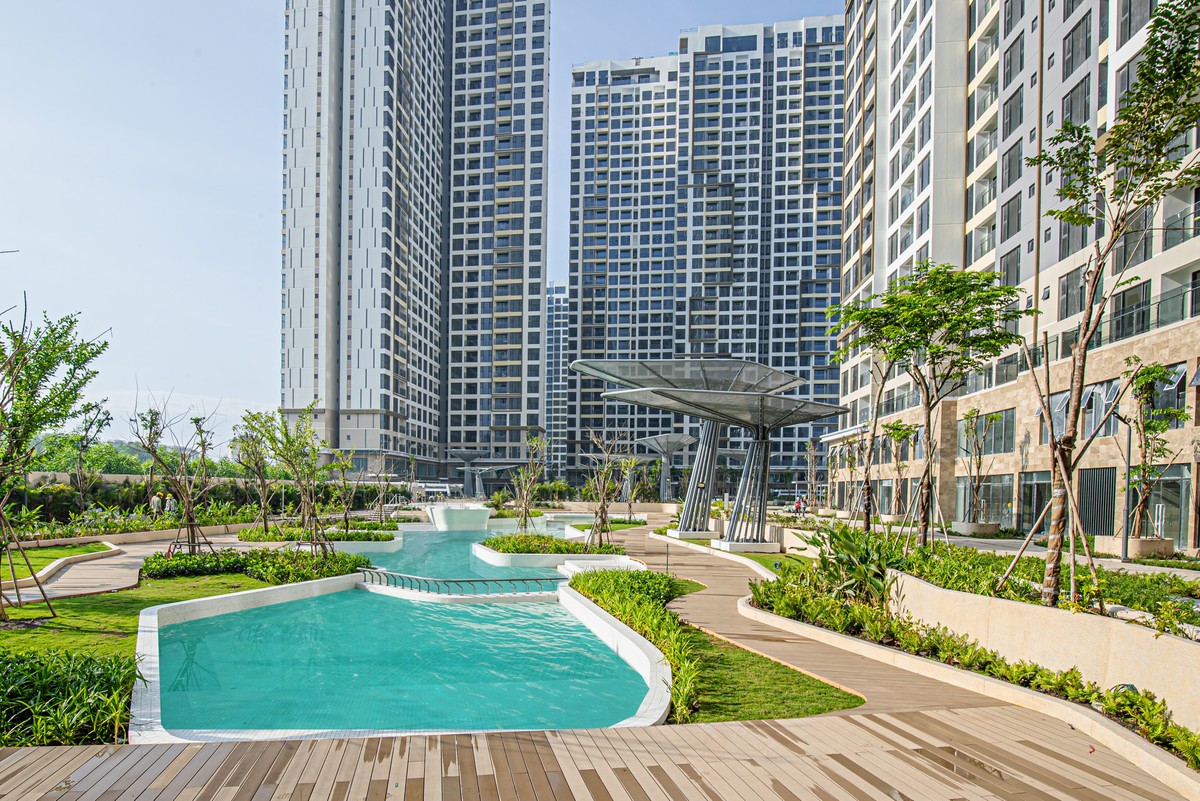 Chỉ cư dân mới có thể sử dụng tiện ích nội khu nhờ thiết kế compound (khép kín), cùng loạt tiện ích ngoại khu chỉ cách vài bước chân Chỉ cư dân mới có thể sử dụng tiện ích nội khu nhờ thiết kế compound (khép kín), cùng loạt tiện ích ngoại khu chỉ cách vài bước chân